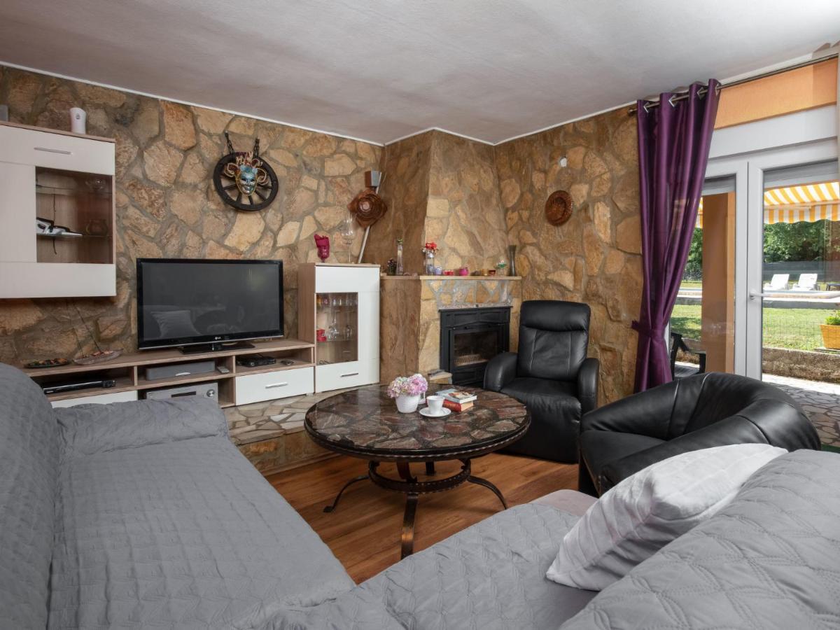 Holiday Home Lola - Lbn381 By Interhome Лабин Екстериор снимка